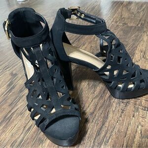 Elegant Black Heels with Woven Straps